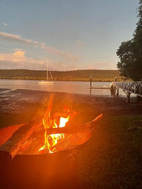 Waterfront, Deep Water Pontoon, Views To Straddie - Accommodation Gladstone 0