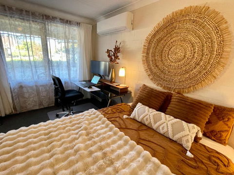 White Rabbit Mountain Guest House - Accommodation Gladstone 0