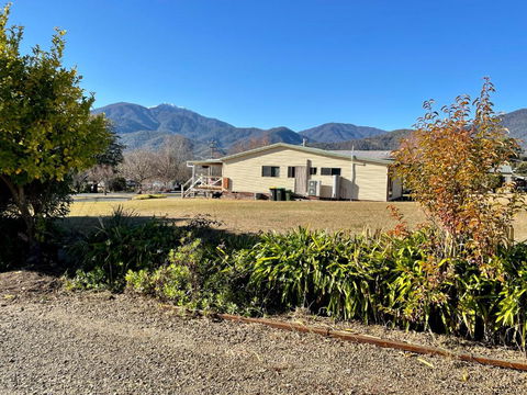 White Rabbit Mountain Guest House - Accommodation Gladstone 3