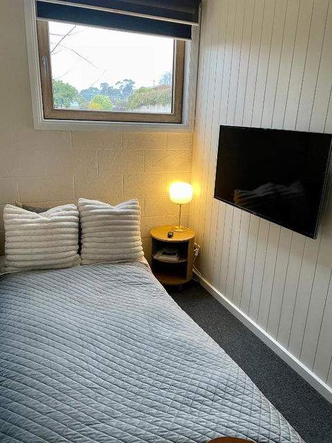 White Rabbit Mountain Guest House - Accommodation Gladstone 1