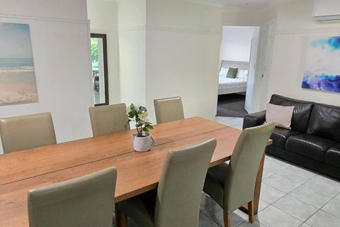 Relaxing Hamptons Style Home In Forest Lake - Accommodation Gladstone 1