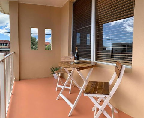 Yarrumla Beach Lodge - Accommodation Gladstone 0
