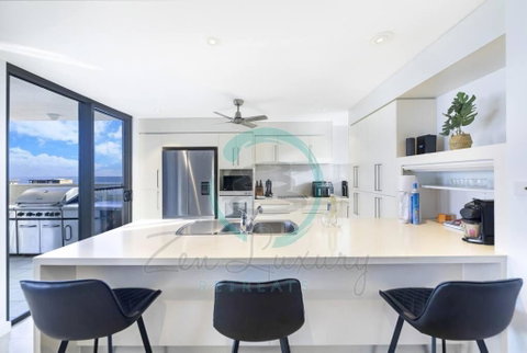 ZEN AT ARKABA 3BR Luxury Waterfront Apt Pool + BBQ - Accommodation Gladstone 2
