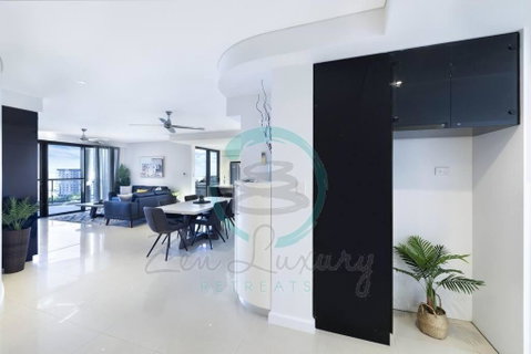 ZEN AT ARKABA 3BR Luxury Waterfront Apt Pool + BBQ - Accommodation Gladstone 3