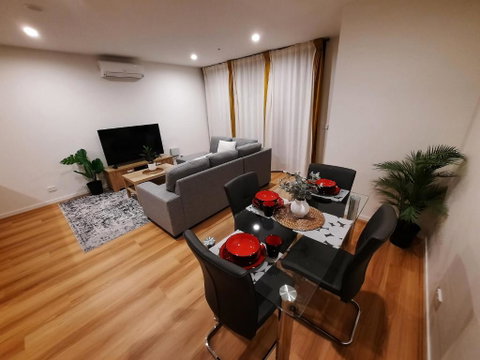 ZMITH Apartment - BROOKE, - Near AIS, GIO Stadium, UC, & Nth - Canberra Hospital - Accommodation Gladstone 0