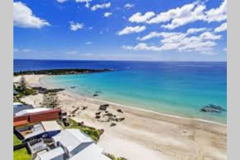 Zoo Villas: Villa Giraffe - Central Wynyard - Accommodation Gladstone 0