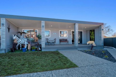 Zoo Villas: Villa Giraffe - Central Wynyard - Accommodation Gladstone 2