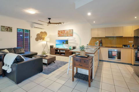 Zen Serene Seascape - Family Pool - BBQ - Markets - Accommodation Gladstone 3