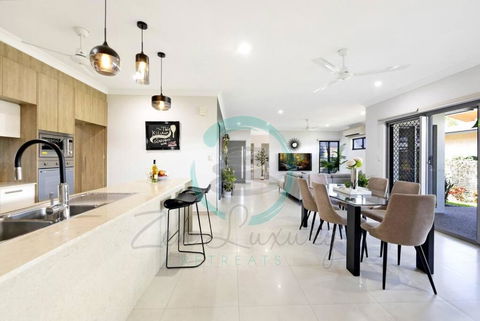 Zenhouse: Prestigous 4-BR Display Home In Muirhead - Accommodation Gladstone 0