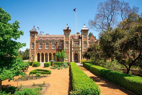 Perth Scavenger Hunt: Perched On A Swan - Accommodation Gladstone 0