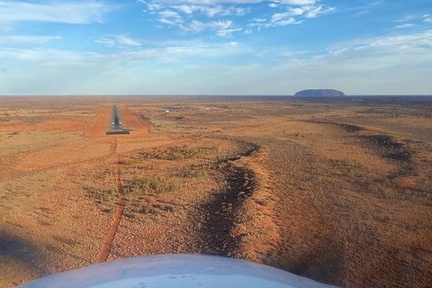 Scenic Flight: Uluru Rock Blast - Accommodation Gladstone 4