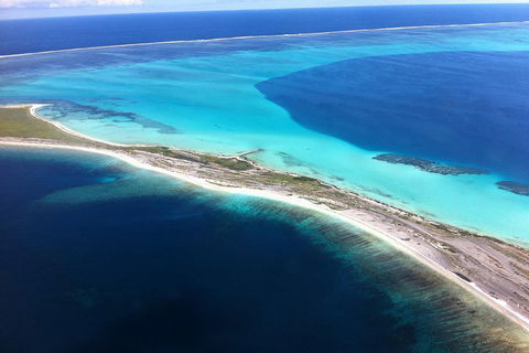 Abrolhos Islands Fixed-Wing Scenic Flight - Accommodation Gladstone 1