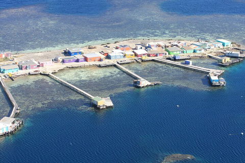 Pink Lake + Abrolhos Islands Scenic Flight - Accommodation Gladstone 1