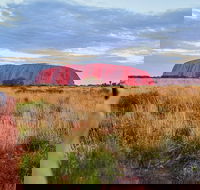 Uluru Ayers Rock Sunset with Outback Barbecue Dinner and Star Tour - Accommodation Gladstone