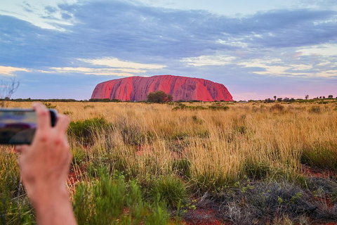 Uluru (Ayers Rock) Sunset With Outback Barbecue Dinner And Star Tour - Accommodation Gladstone 0
