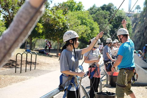 Rock Climbing At The Kangaroo Point Cliffs In Brisbane - Accommodation Gladstone 3