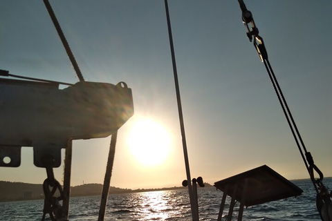 Townsville Small Group Early Morning Sailing Cruise Boat Tour Charter Hire - Accommodation Gladstone 5