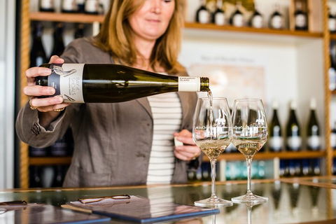 Heritage, Wine & Gin Tours - Accommodation Gladstone 1