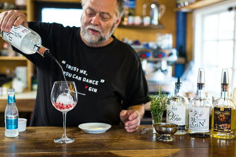 Heritage, Wine & Gin Tours - Accommodation Gladstone 2