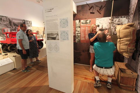 Cairns Aquarium And Small Group City Sightseeing Tour - Accommodation Gladstone 1