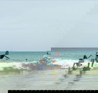 Private Beginners Surf Lessons Noosa World Surf Reserve - Accommodation Gladstone