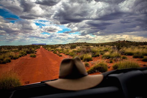 Mount Conner 4WD Small Group Tour From Ayers Rock Including Dinner - Accommodation Gladstone 4